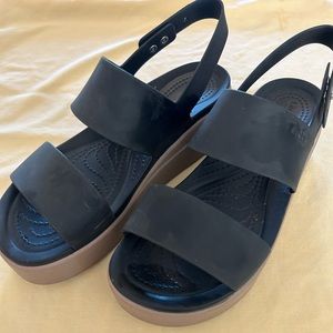 Crocs Size 8 Platform Sandals